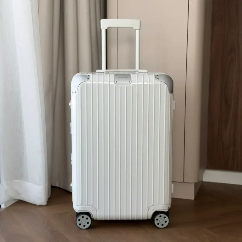 RIMOWA HYBRID Check-In M ปี 2022 สีขาว