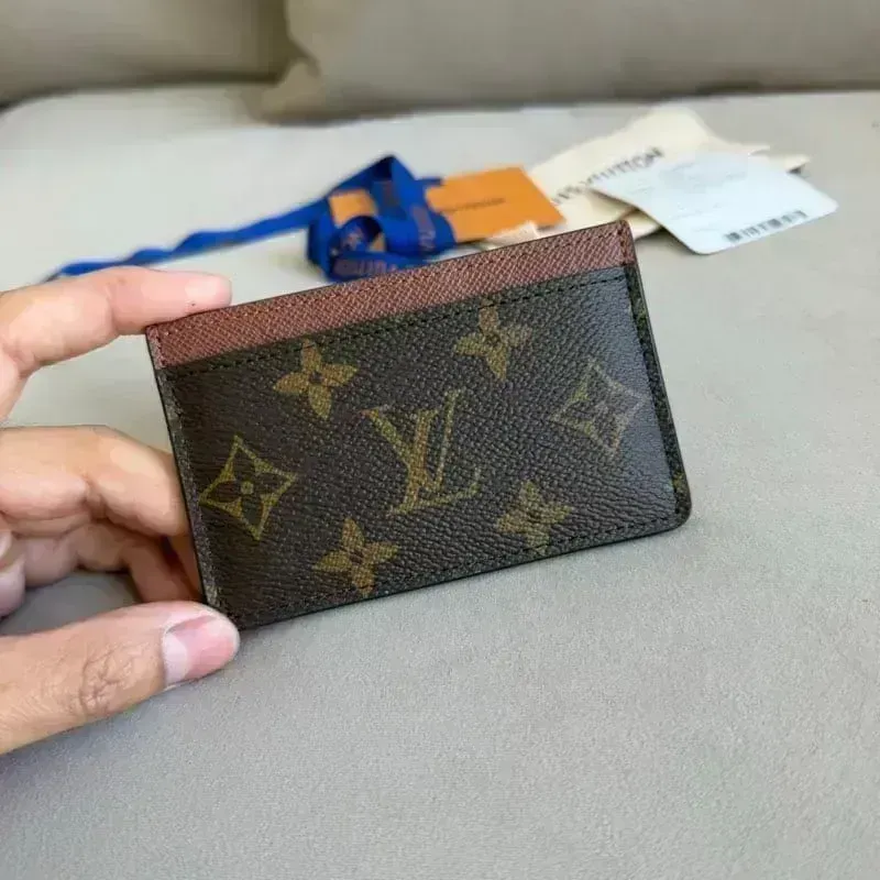 LV Card Holder Microchip