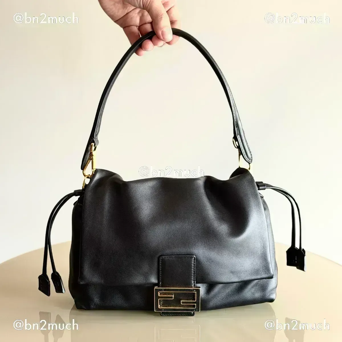 FENDI Mamma Baguette Medium 2025